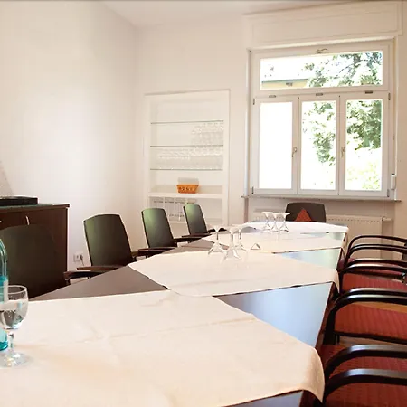 珀斯图本餐厅酒店 酒店 本斯海姆