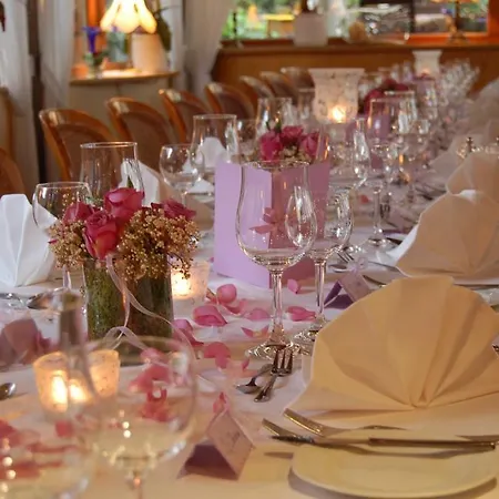 Hotel- Restaurant Poststuben בנסהיים